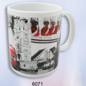 BLACK & WHITE LONDON BOXED MUG